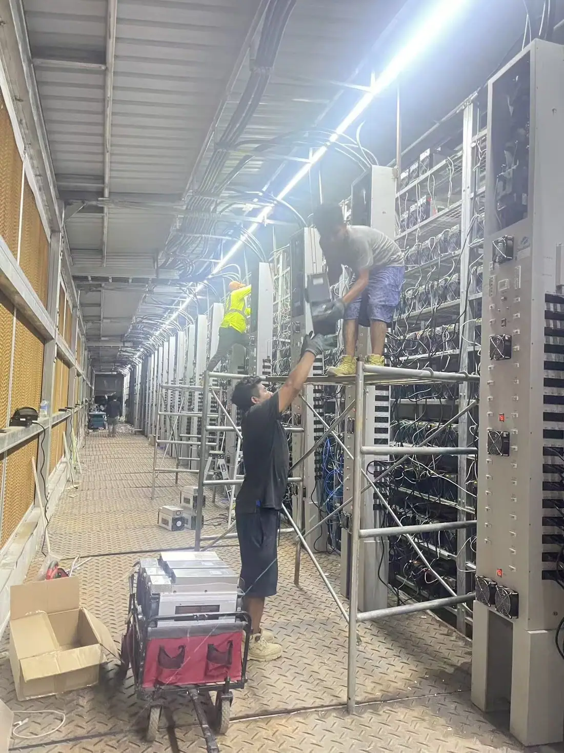 Rack maintenance context used to represent facility records and service handover